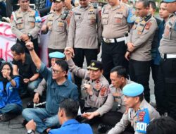 Wakapolda Jambi Turun Langsung Temui Mahasiswa, Dialog Humanis Warnai Aksi Unjuk Rasa