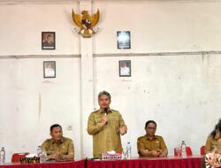 Wabup Deni Lumbantoruan Buka Pendistribusian KKS PKH dan Sembako di Tarutung