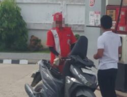 KONSUMEN KECEWA, DIDUGA OKNUM PETUGAS SPBU Sungai Lung Berusaha MembohongI Pelanggan